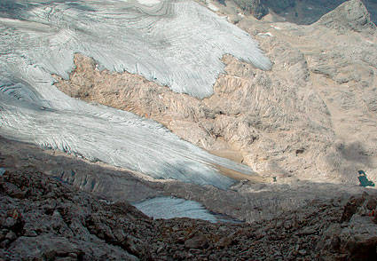 Dachstein. Zunge des Hallsttterr Gletscher 2003.  ANISA