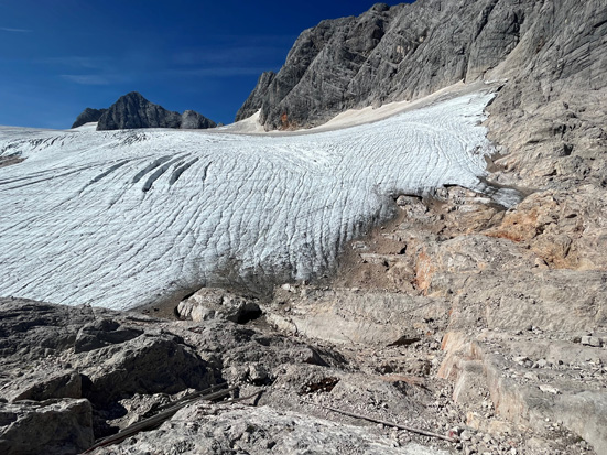 Hallstätter Gletscher 2022. Dokumentiert von Mitarbeitern der ANISA, Verein für alpine Forschung, 2020