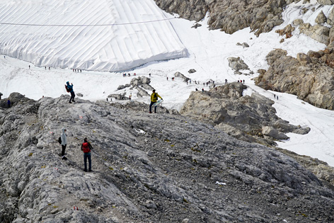 Schladminger und Hallstätter Gletscher 2025. Gletscherzustandsbericht, Gletscherbericht. ANISA, Verein für alpine Forschung. 