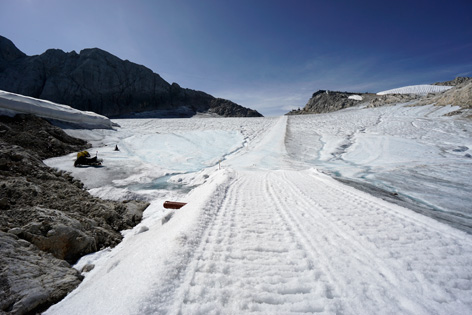 Schladminger und Hallstätter Gletscher 2025. Gletscherzustandsbericht, Gletscherbericht. ANISA, Verein für alpine Forschung. 